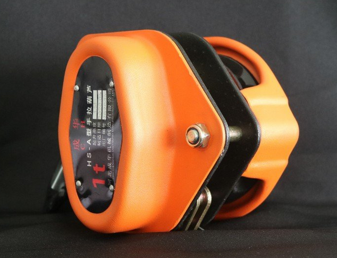 多臺倒鏈可以有效維持拆卸設(shè)備的穩(wěn)定狀態(tài)