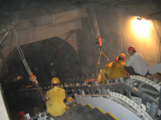 地鐵隧道建設(shè)中的物料搬運(yùn)離不開手拉葫蘆的助力